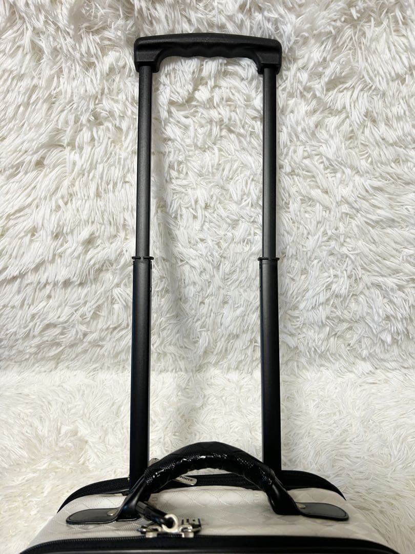 【美品】MU SPORTS キャリーケース シンプル ホワイト ミエコ ウエサコ