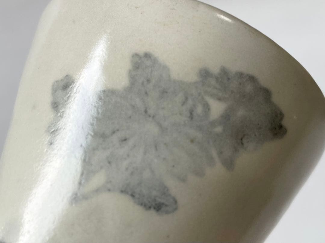 骨董　アンティーク　古伊万里　初期　蕎麦猪口　こんにゃく印判　菊文様　酒器