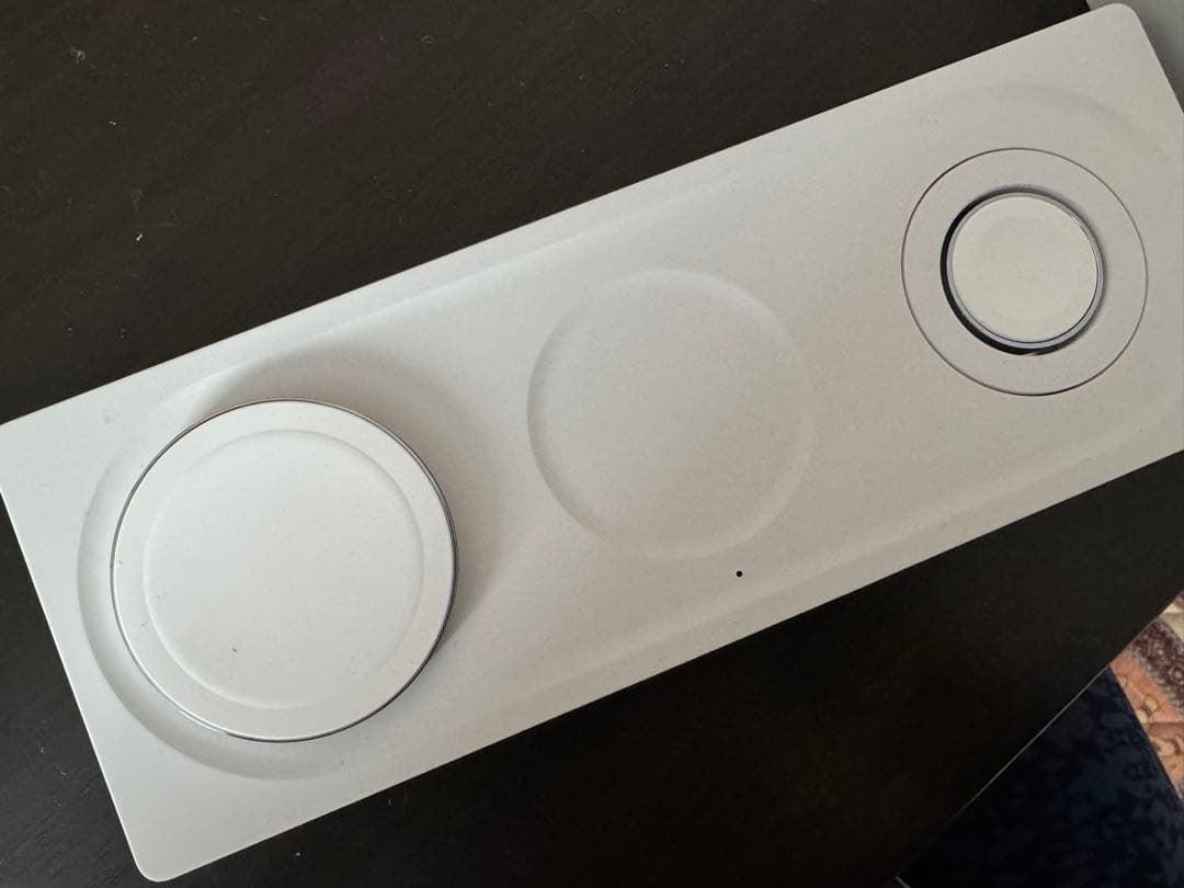 《セール中！》belkin 3in1 充電器