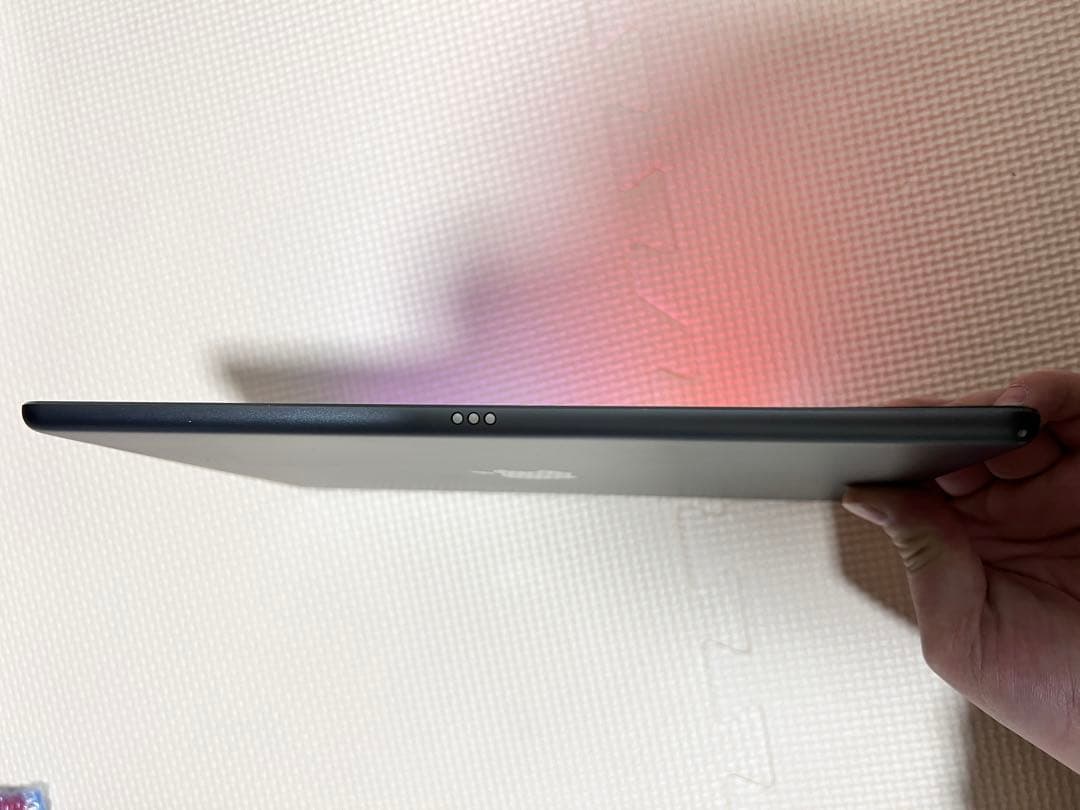 AU Apple iPad 第7世代 32GB スペースグレー