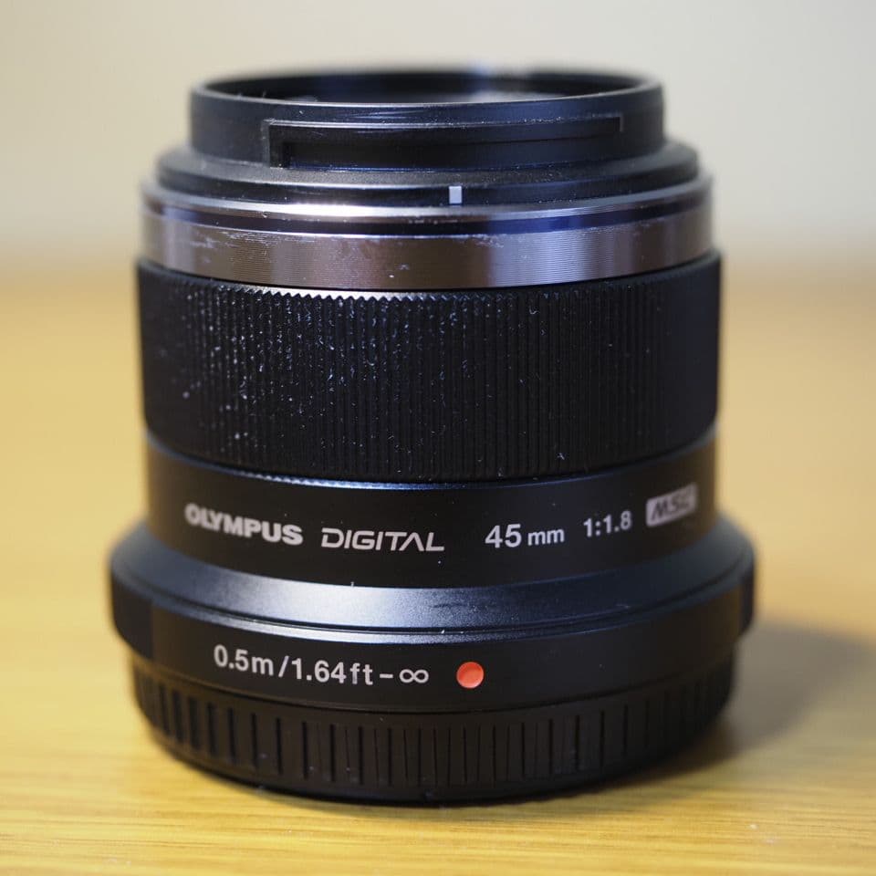 OLYMPUS 45mm f/1.8 レンズ