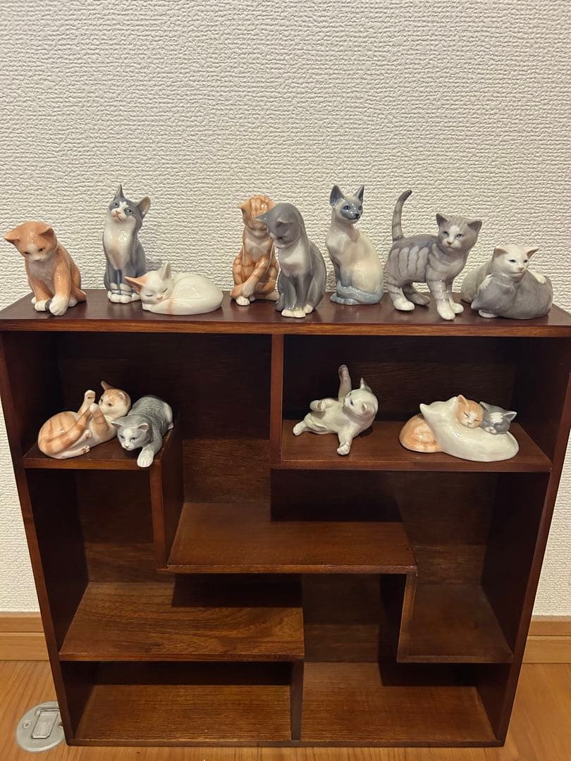 ロイヤルコペンハーゲン猫12ミニキャットコレクションフィギアひな祭りネコの日レア