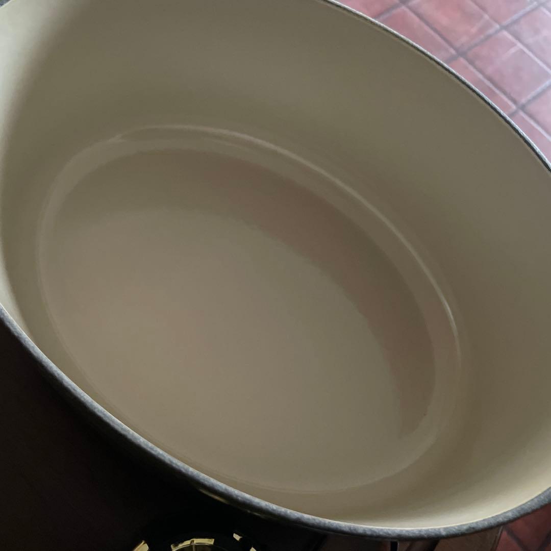 Le Creuset(ル・クルーゼ)ホーロー鍋　オーバル パンサイズ25