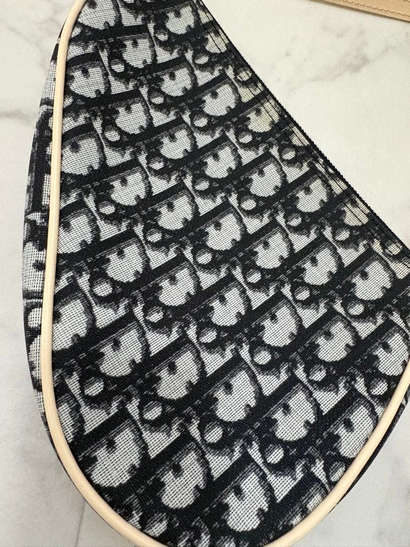 Dior ハーフムーン型ハンドバッグ ブラック/ホワイト