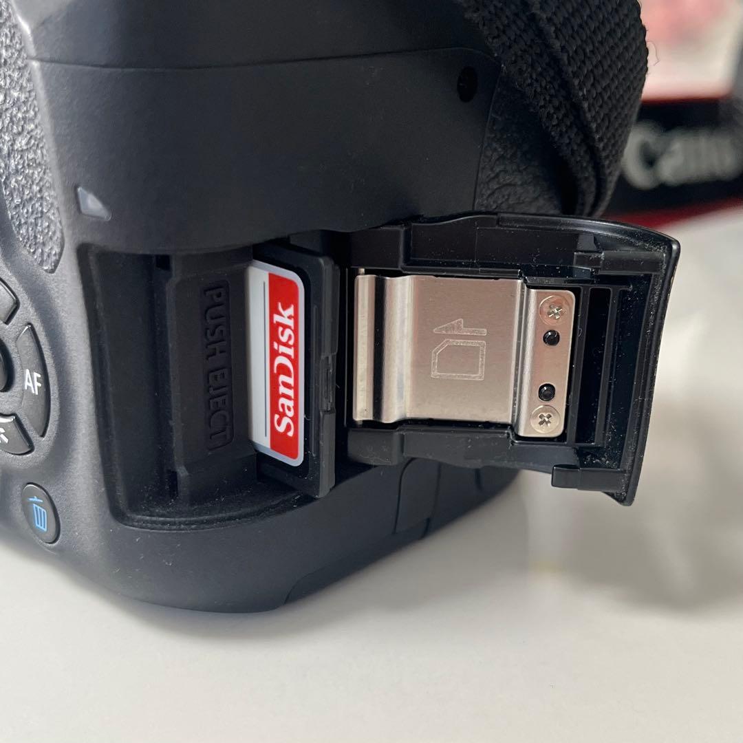 Canon EOS Kiss X8i ダブルズームキット 動作確認済 付属品多数