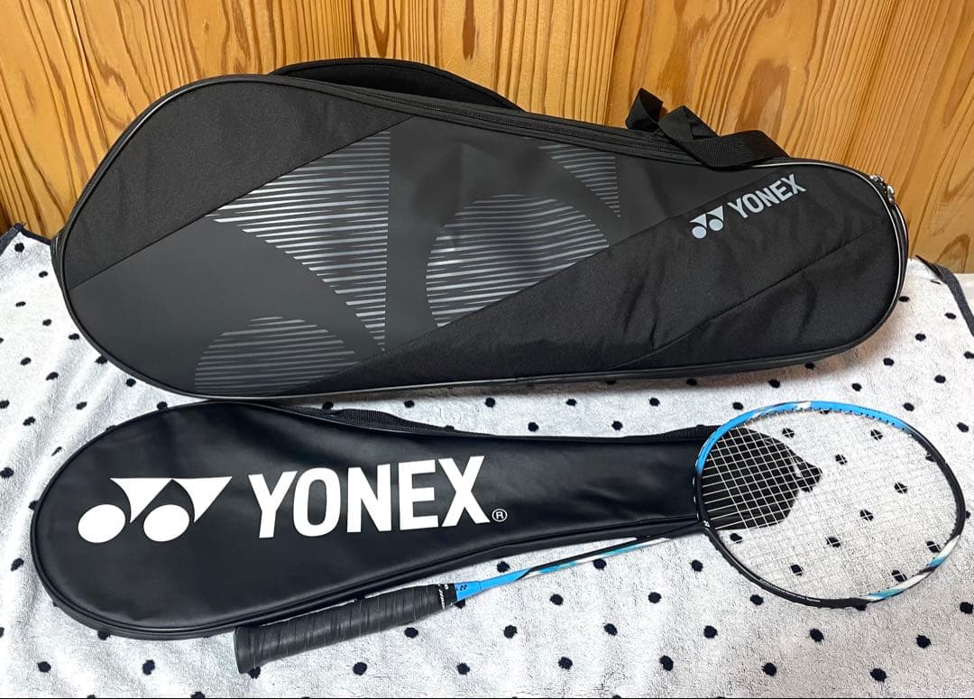 【美品】YONEX バドミントンバッグ バドミントンラケットケース付き ブラック