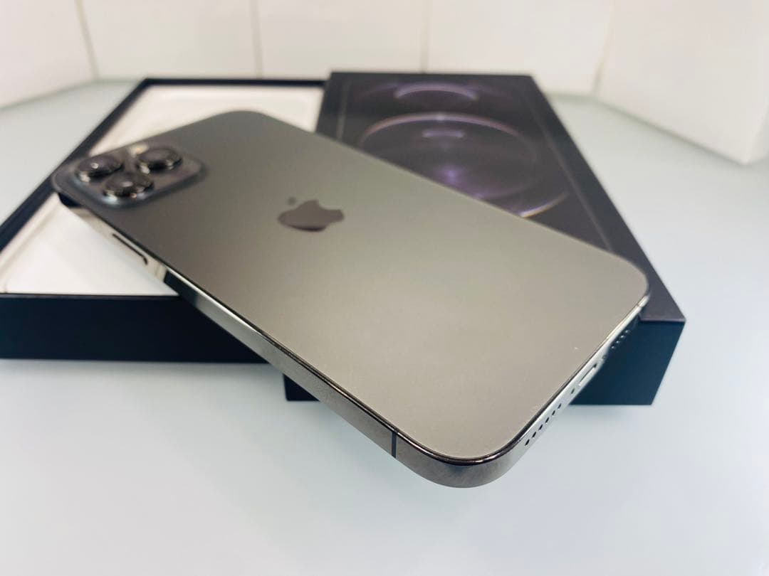 ズ*様 iPhone 12 ProMax 256GB グラファイト バッテリー1