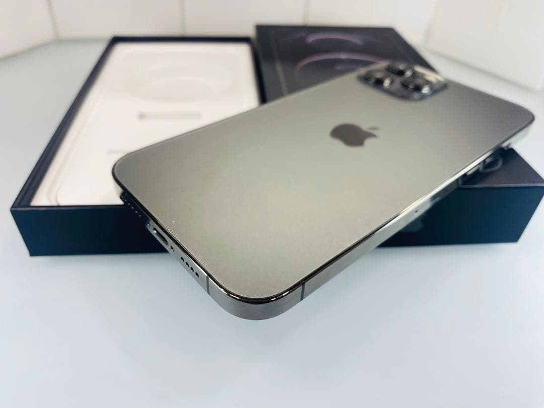 ズ*様 iPhone 12 ProMax 256GB グラファイト バッテリー1