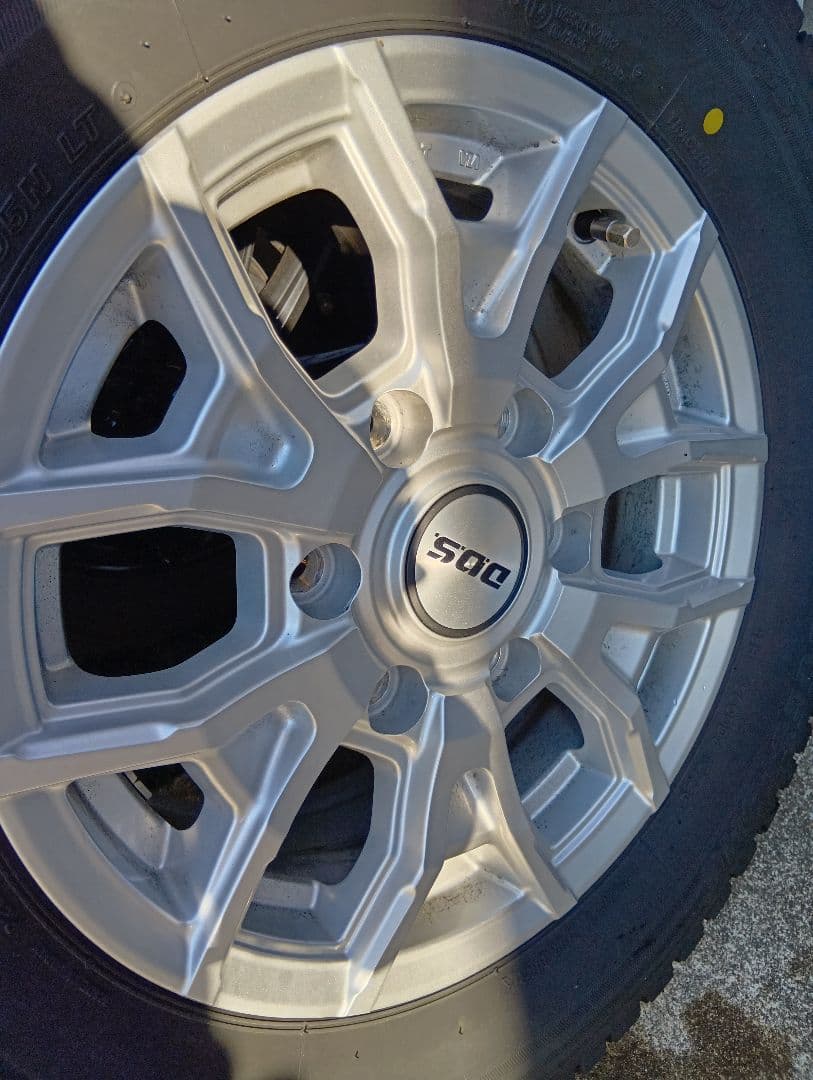 専用商品購入不可　美品ハイエース　バリ山　スタッドレス　ブリザック　発送不可