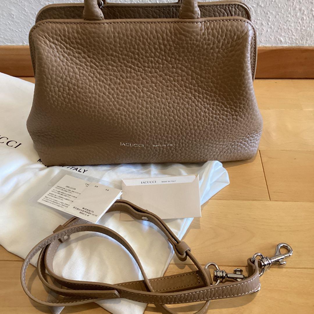 IACUCCI ベージュ レザー ハンドバッグ　ご検討商品