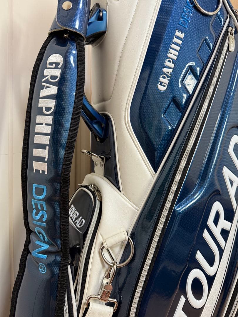 美品★ツアーAD★キャディバッグ★ゴルフ★グラファイトデザイン★ツアーモデル