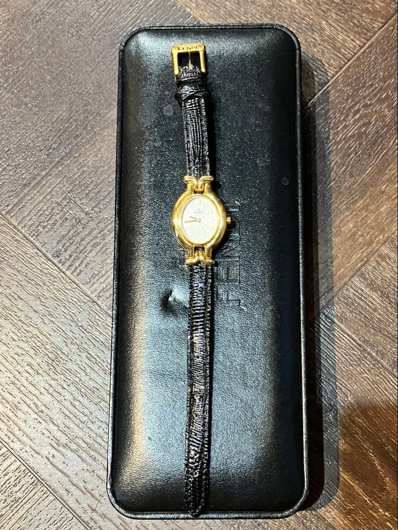 FENDI 時計 交換可能ストラップセット