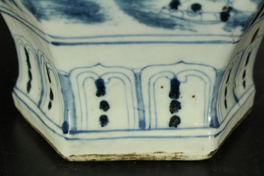 中国美術 青花 古染付 楼閣山水紋 六方 瓶 高25.5cm(RC991)