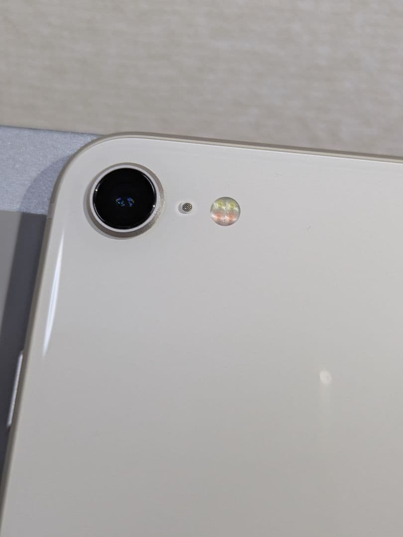 iPhone SE 第3世代 128GB スターライト SIMフリー 82%