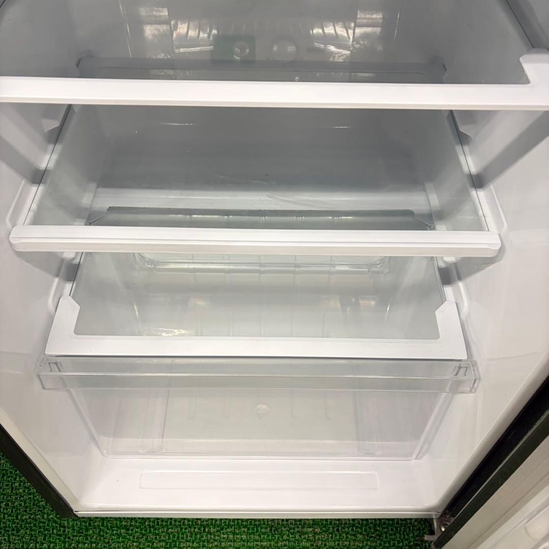 683 SHARP 中型冷蔵庫　小型　200L強　一人暮らし　右開き　レアカラー