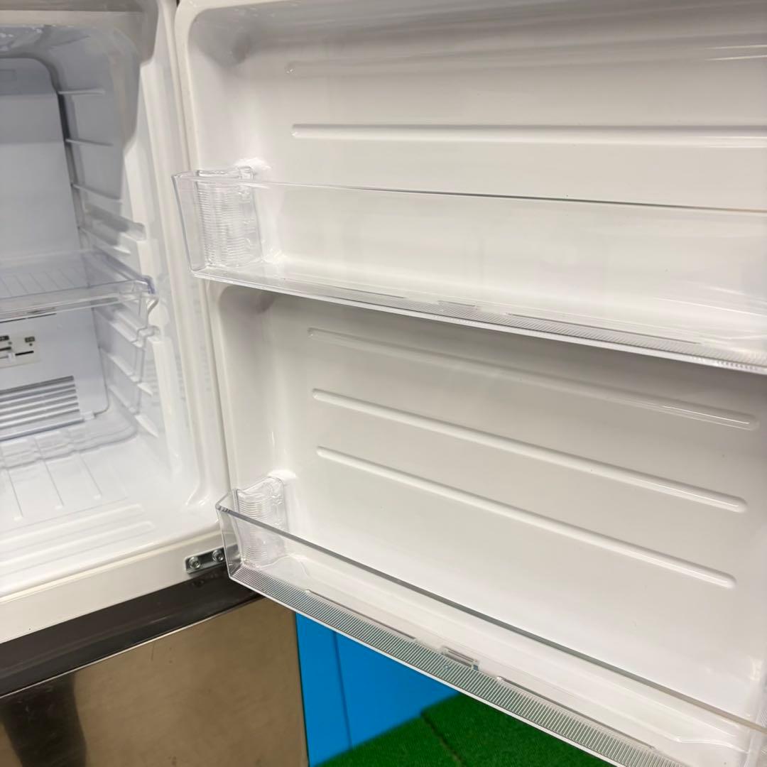 683 SHARP 中型冷蔵庫　小型　200L強　一人暮らし　右開き　レアカラー