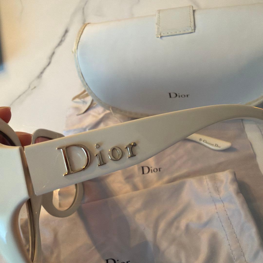 Dior ホワイトサングラス ケース付き
