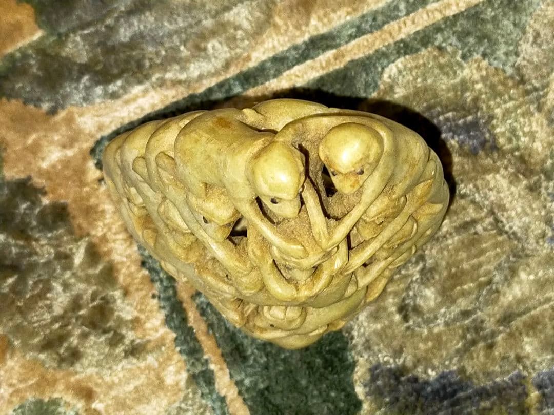 ♥中国♥　緑石　♥石♥　彫刻　♥猿　置物　とても古い　骨董　古玩