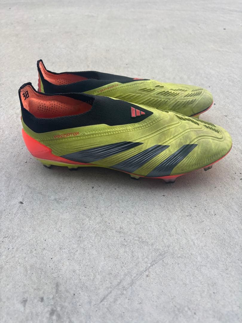 adidas Predator サッカースパイク