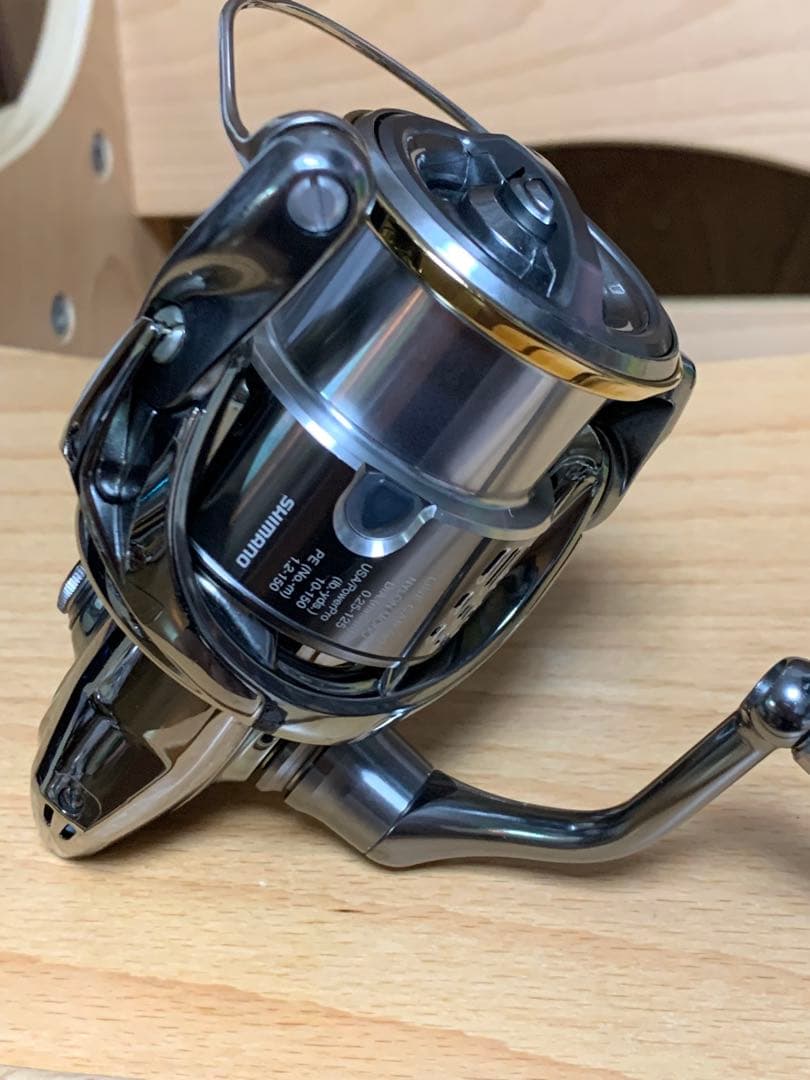 ヒ*デ様 シマノ　18ステラC3000MHG 中古　箱無し