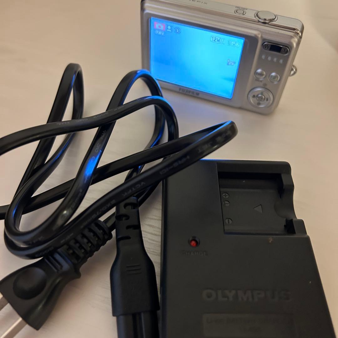 デジタルカメラ FUJIFILM finepix J30