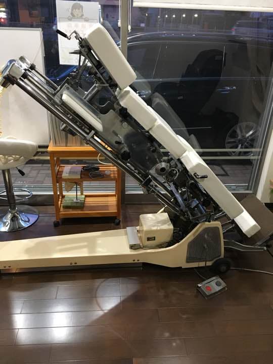 タカラベルモント製 トムソンベッド〔コンプレッサー付き〕