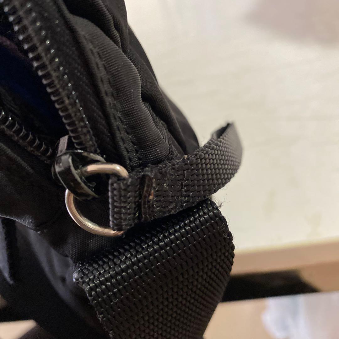 PRADA ブラック ボディバッグ　加工品