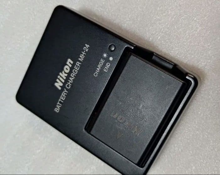 Nikon D5100 body デジタル一眼レフカメラ　撮影枚数11808枚