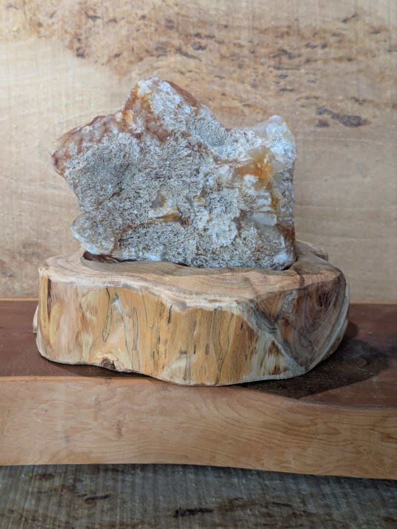国産鉱物　花石瑪瑙　No.1 置物 木製ベース付き