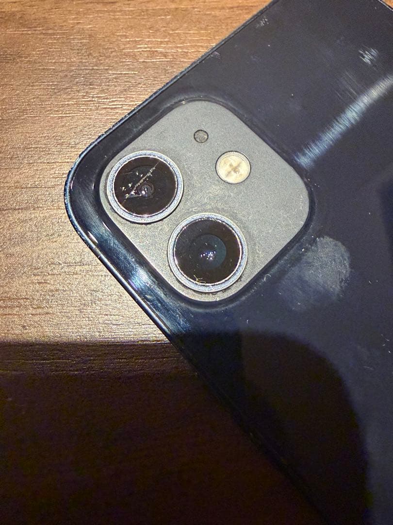 Apple iPhone 12 黒 本体 バッテリー68%