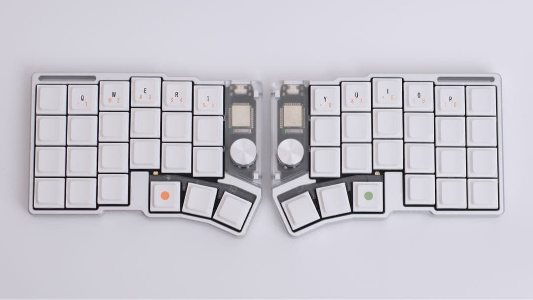 cornix 分割型エルゴノミクスキーボード ホワイト