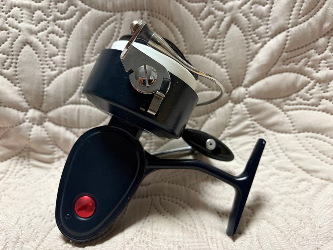 ④ Mitchell ミッチェル 407 スピニングリール 黒　新品