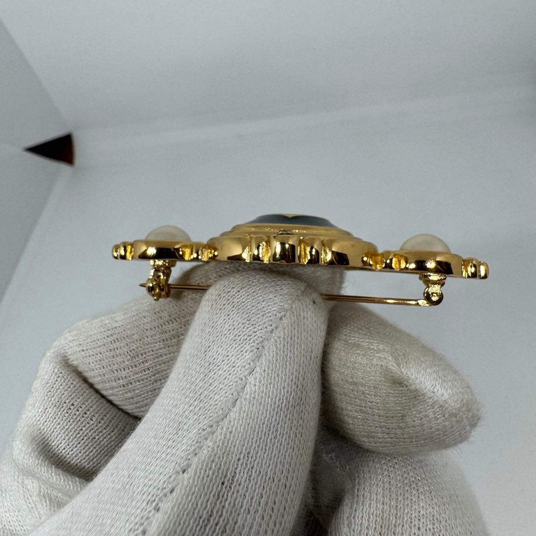 M8323 Burberry バーバリー ブローチ フェイクパール