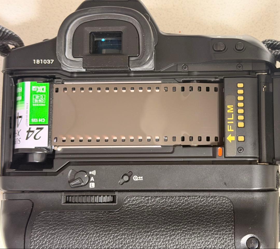 売り切り値下げ中　Canon EOS-1 N 一眼レフカメラ