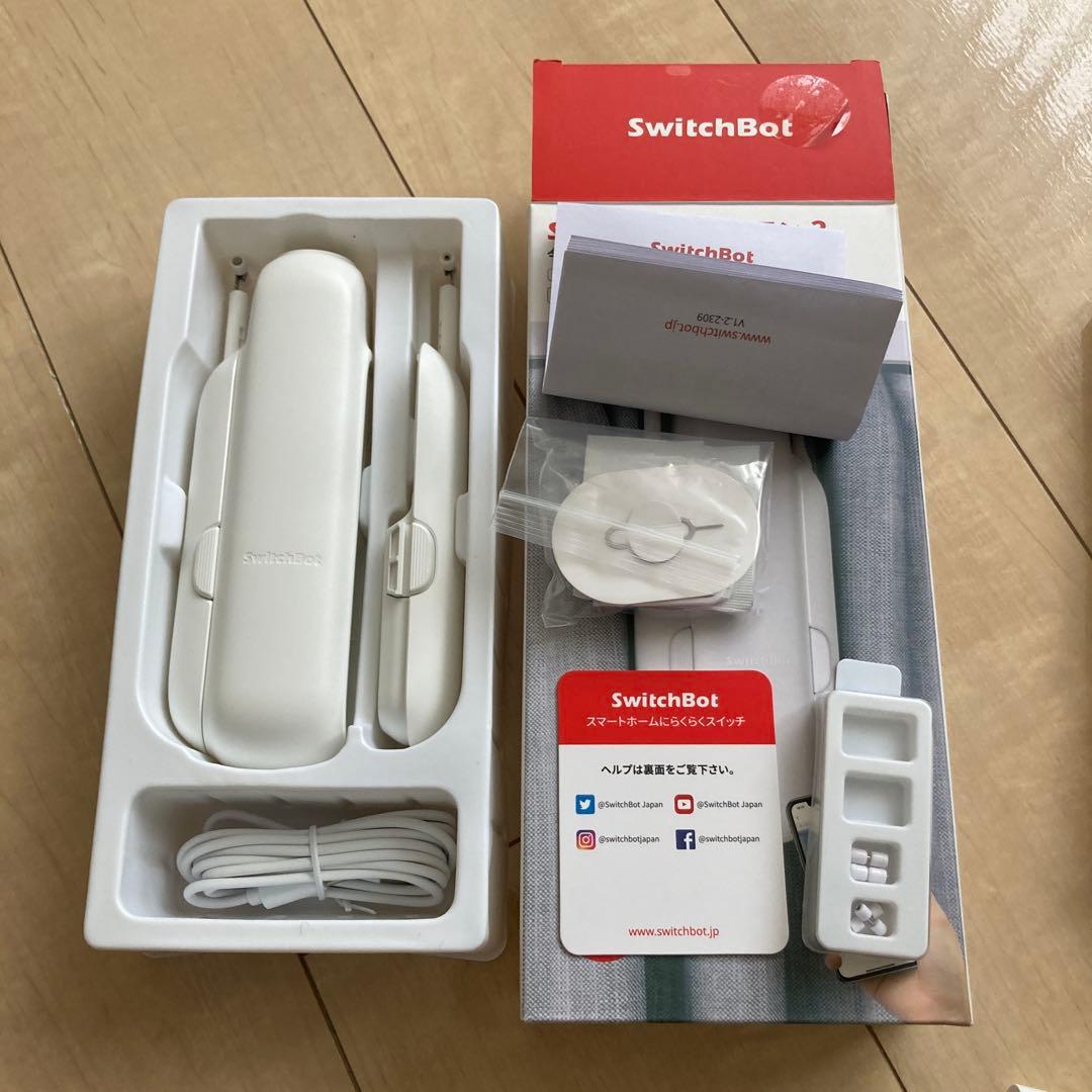 美品 SwitchBot カーテン３ Ｕ型レール用 ＋ 専用ソーラーパネル各２台