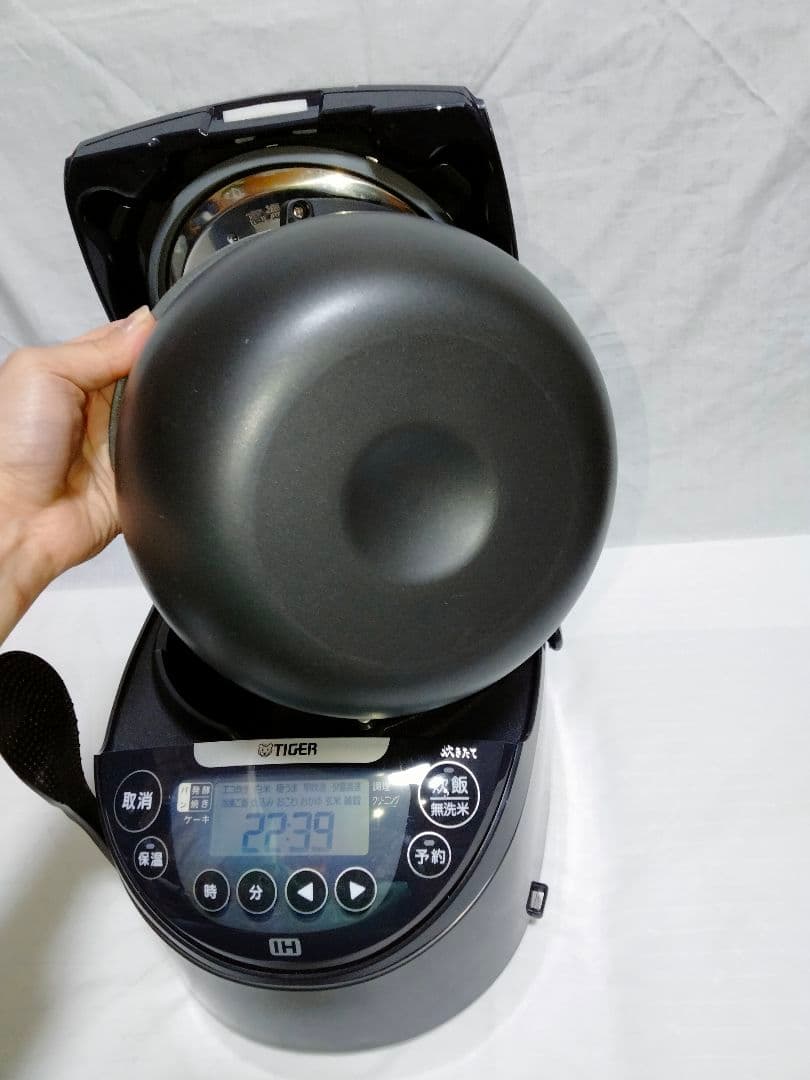 超美品 TIGER タイガー IHジャー炊飯器 JPW-T100 24年製