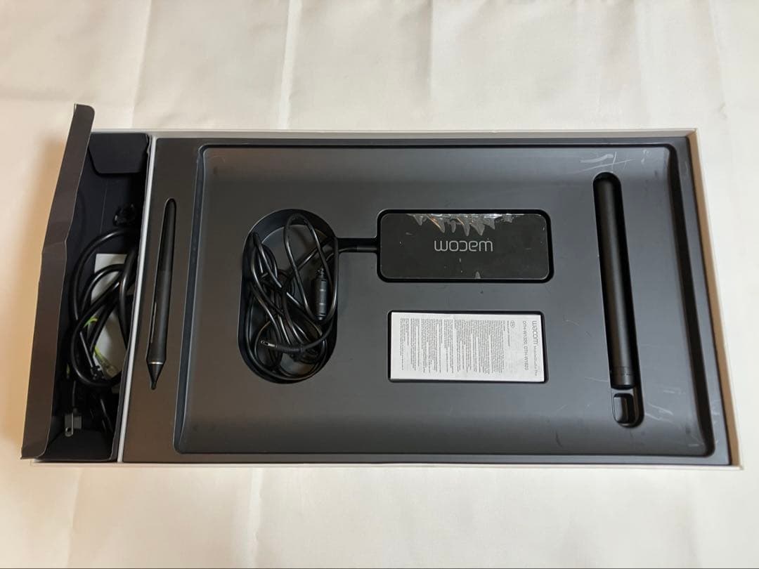 液タブ・ペンタブ Wacom MobileStudio Pro 16 DTH-W1620H/K0