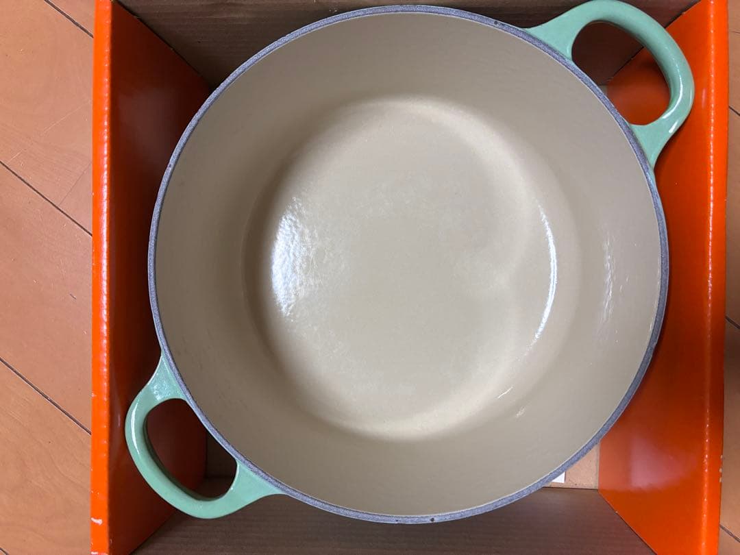 ル・クルーゼ Le Creuset　22cm　両手鍋　ローズマリー
