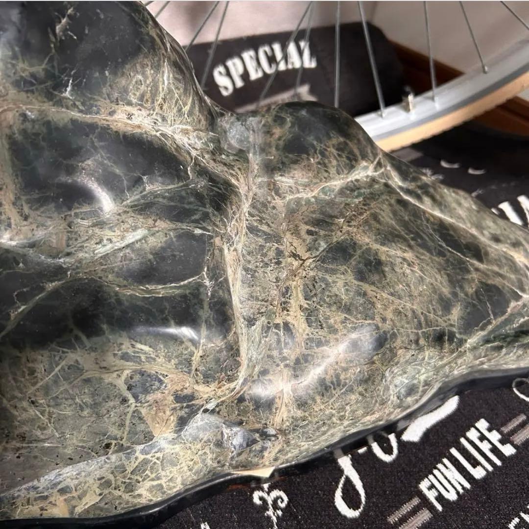 天然石　水石　鑑賞用　蛇紋石　原石　パワーストーン