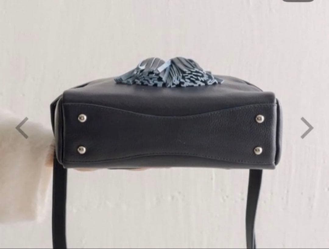 ear PAPILLONNERビッグタッセルボスト ン2wayバッグ ネイビー