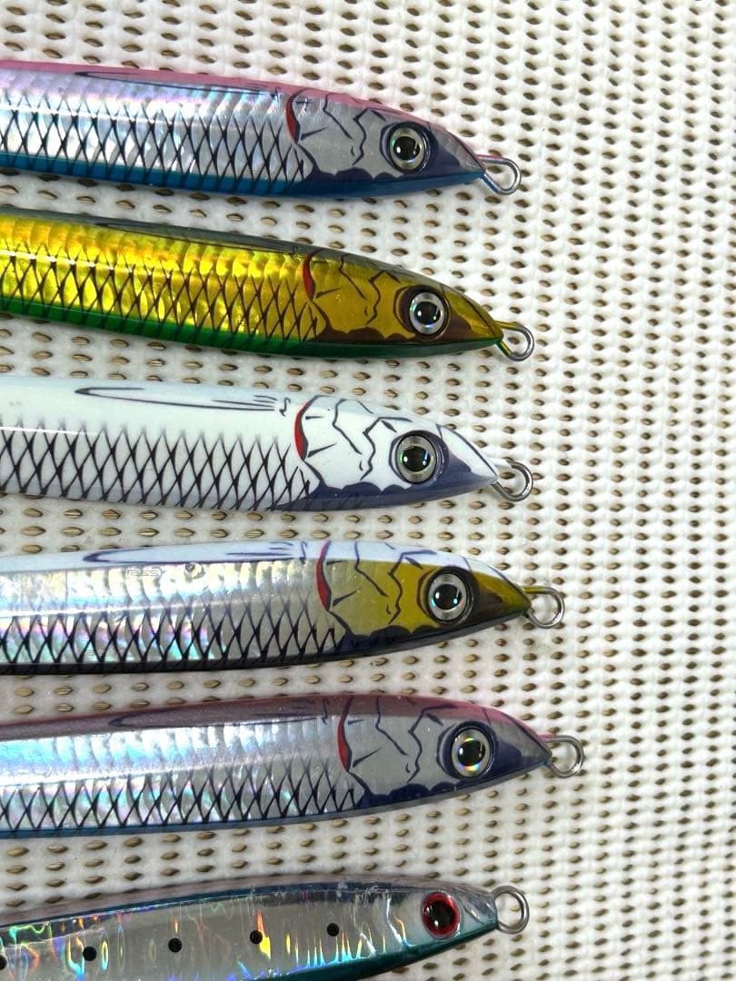 シャウト　ショーテル、イッセイ、ネコメタル