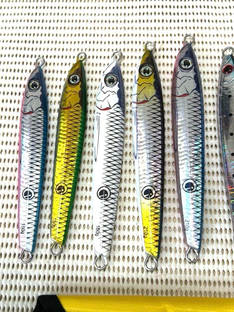 シャウト　ショーテル、イッセイ、ネコメタル