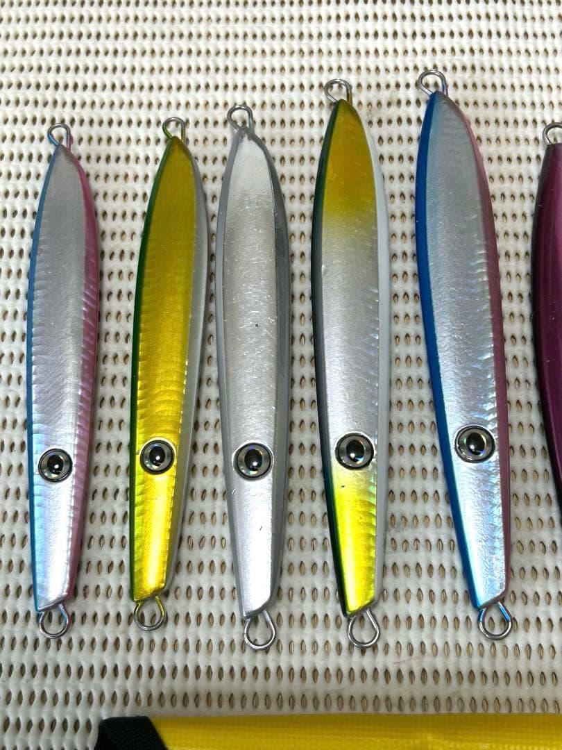 シャウト　ショーテル、イッセイ、ネコメタル