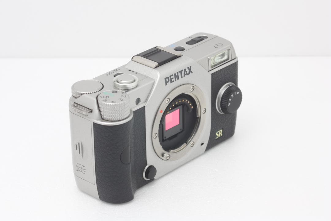 ペンタックス PENTAX Q7 ボディ シルバー 完動品 #349a