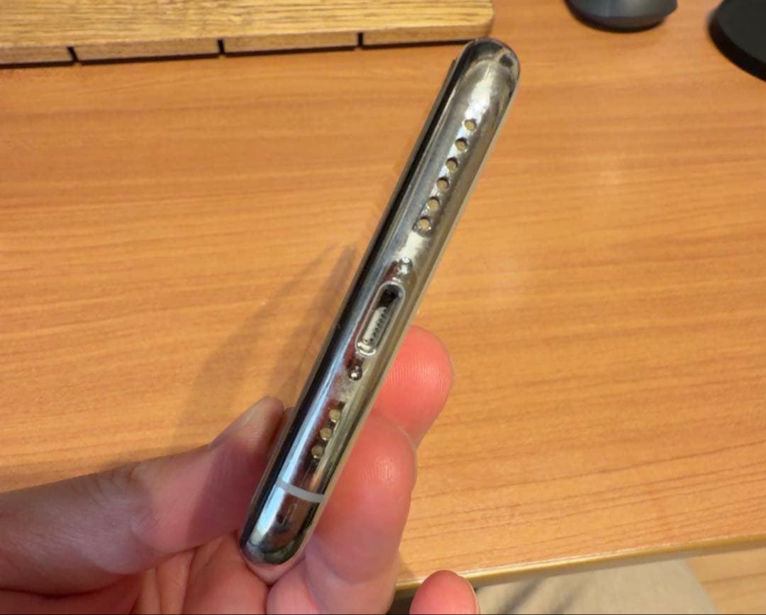 Apple iPhone XS 64GB シルバー