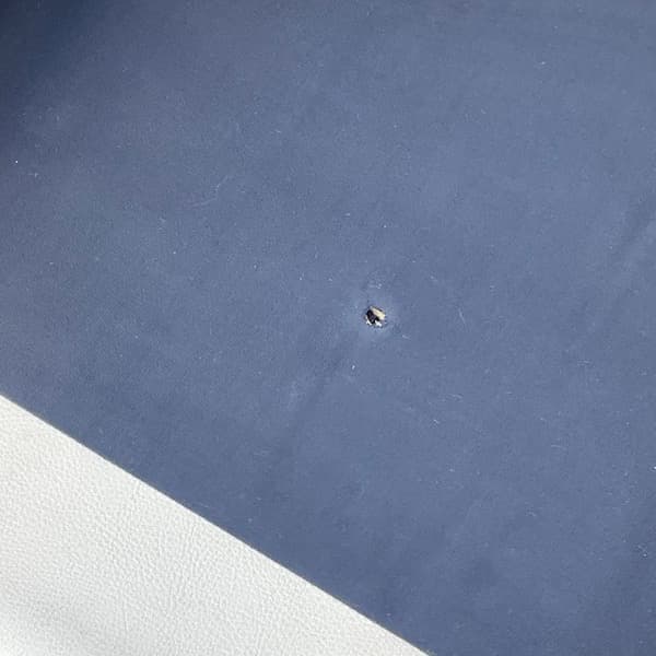 カリモク60 ３シーターロビーチェア　アイボリー　３人がけソファ