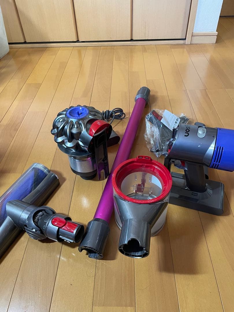 ダイソンV8 SV10コードレスクリーナー掃除機4 ダイソン dyson
