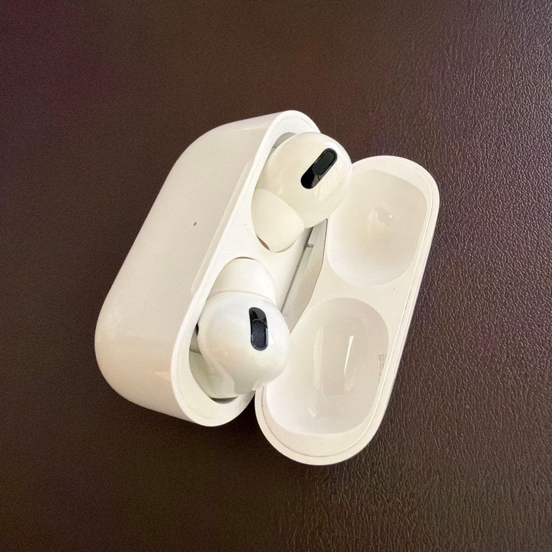 AirPods Pro 第1世代　Apple【左耳ノイズあり】
