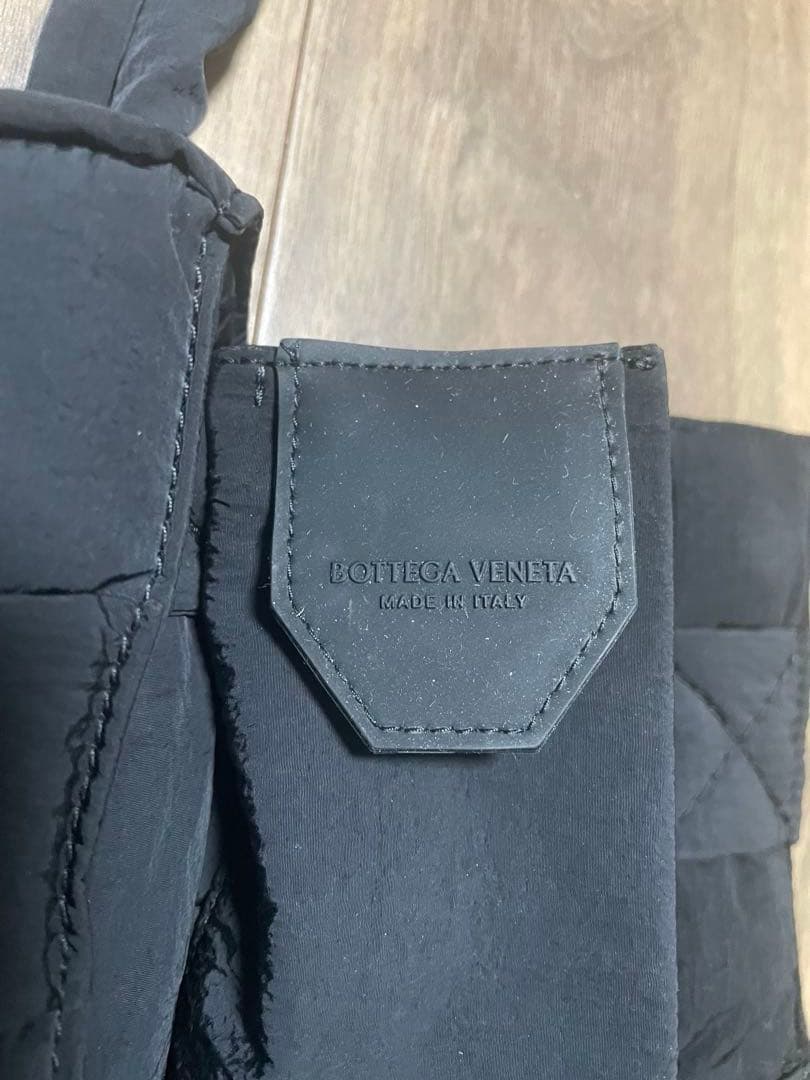 BOTTEGA VENETA　ボッテガヴェネタ　パデッドテックカセットショルダー