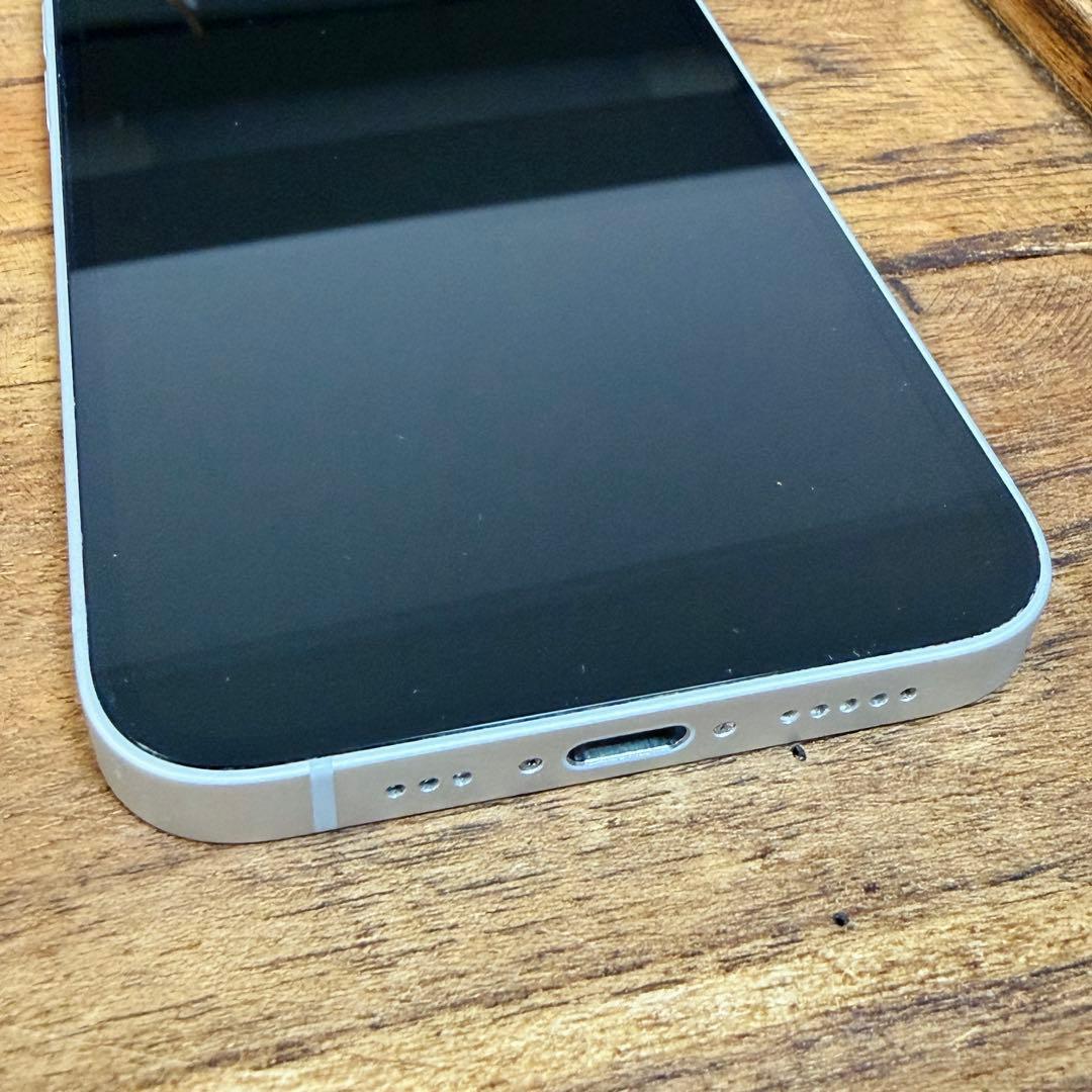 【極美品／バッテリー100%】iPhone 16e 128GB ホワイト